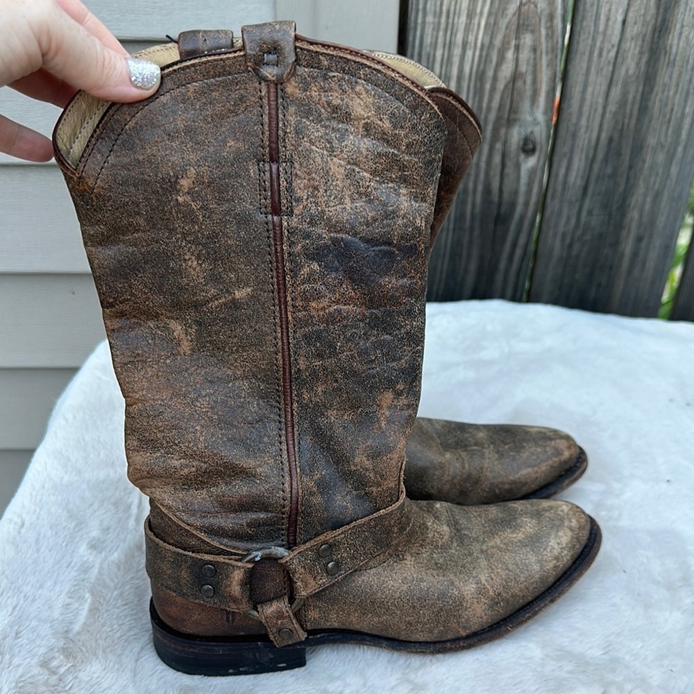 Frye Brown Cowboy Western Boots with Distressed Leather size 7.5